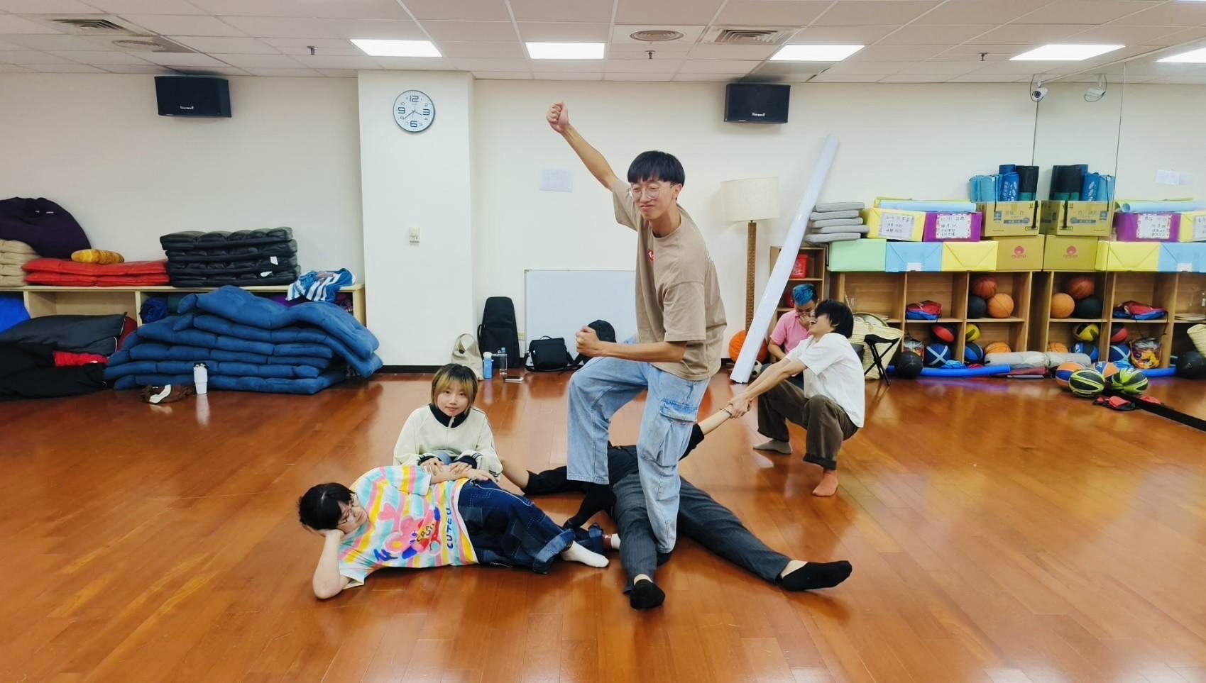 少年中心合作 戲劇表演課